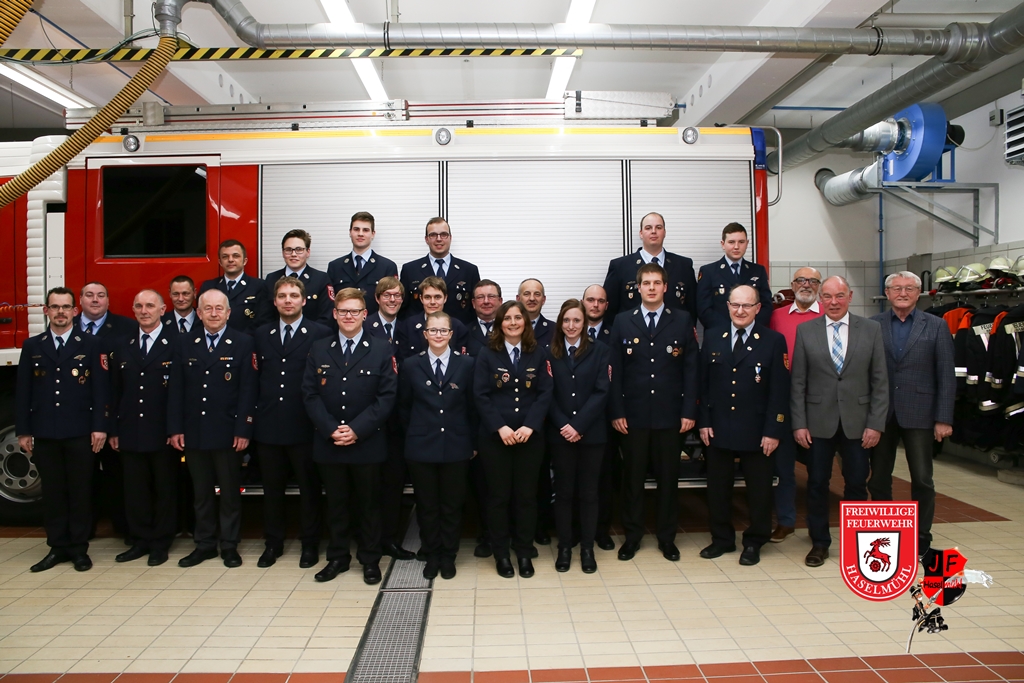 Die Freiwillige Feuerwehr Haselmühl zieht Bilanz. Mit 135 Einsätzen verzeichnet sie ein Rekordeinsatzjahr. Auch im Verein wurde viel gemacht. Zahlreiche Beförderungen wurden auch durchgeführt.